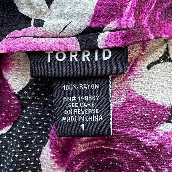 Torrid Top Womens 1X Floral Print V Neck Feminine Romantic Girly Valentines Day - Picture 11 of 11